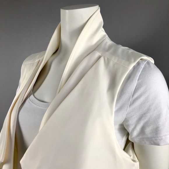 bebe long vest - Picture 3 of 4